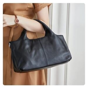 Chic Black Leather Shoulder Bag
